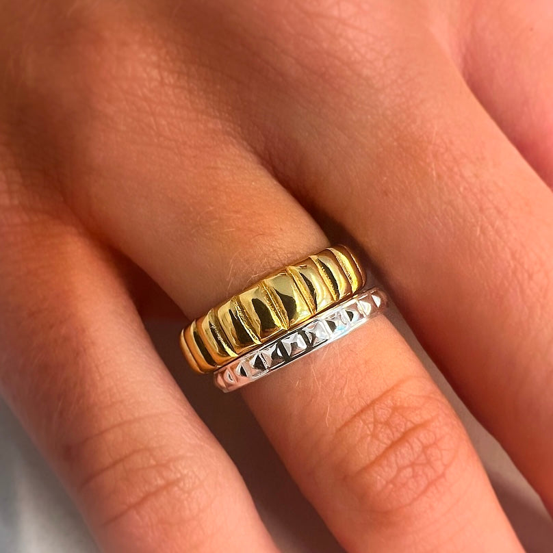 Ribbed Ring